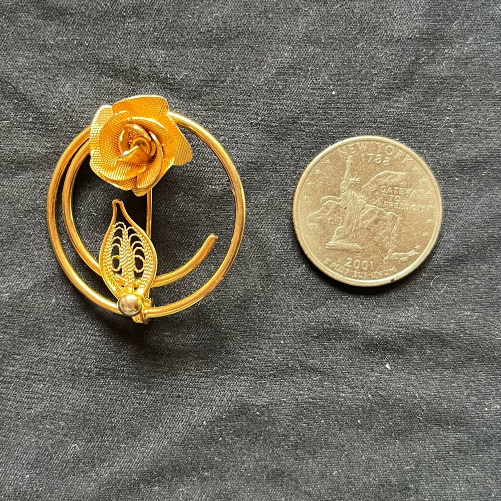 Vintage Gold Tone Floral Brooch